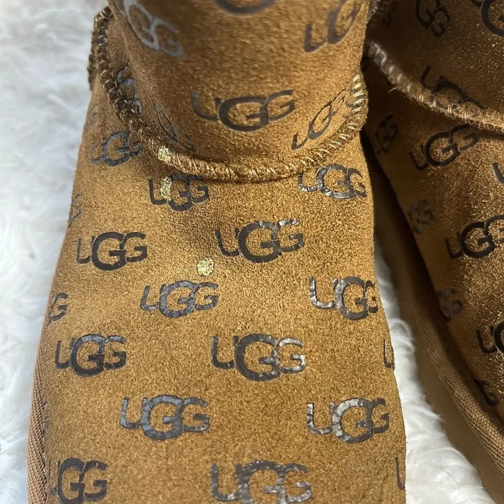 UGG Classic Mini II Embossed Chestnut Suede Sheepskin Lined Ankle Boots girl SZ4